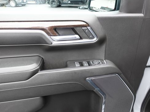 Used 2024 GMC Sierra 1500 Elevation AWD/4WD image 17