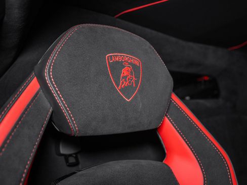 Used 2021 Lamborghini Aventador SVJ AWD/4WD image 52