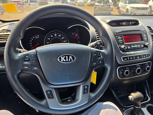 Used 2014 Kia Sorento LX FWD image 16