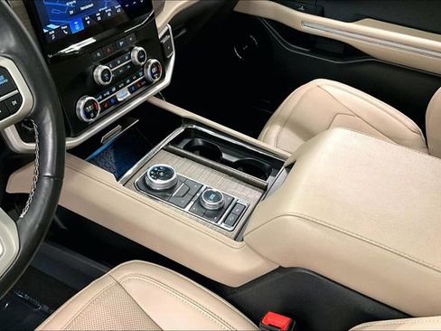 Used 2024 Ford Expedition Max Limited image 16