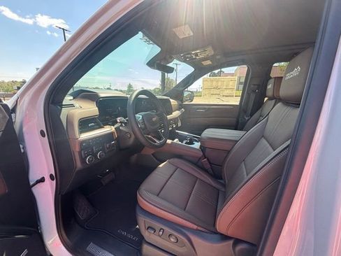 New 2026 Chevrolet Tahoe High Country w/ Sun And Tow Package AWD/4WD image 11
