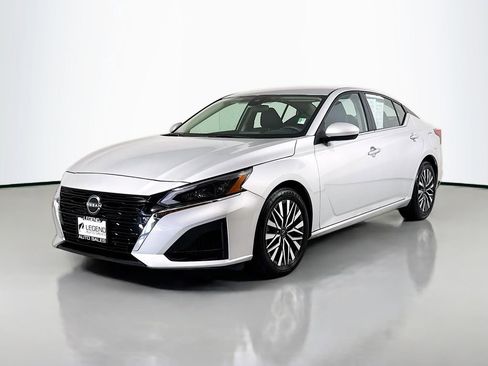 Used 2023 Nissan Altima 2.5 SV FWD image 1