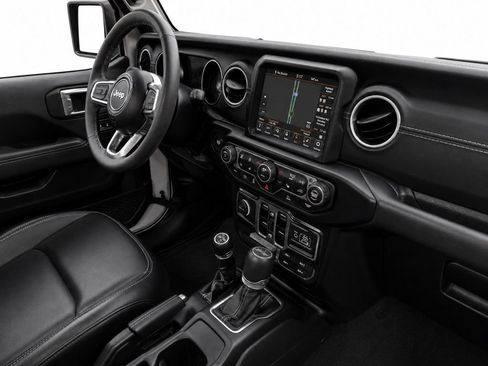 Used 2023 Jeep Wrangler Unlimited Sahara w/ Cold Weather Group AWD/4WD image 30