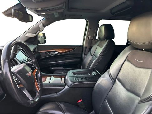 Used 2016 Cadillac Escalade Luxury image 9