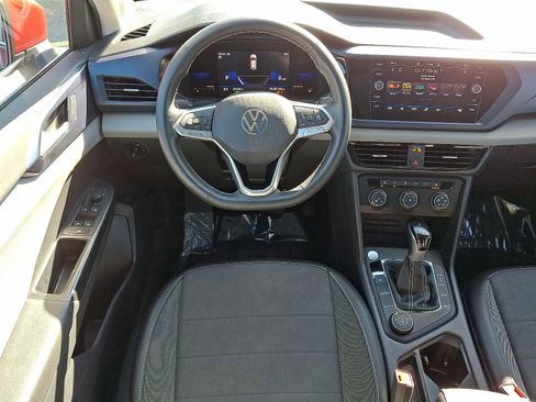 Used 2022 Volkswagen Taos SE image 12