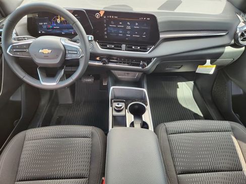 New 2026 Chevrolet Equinox LT w/ Safety and Technology Package FWD image 2