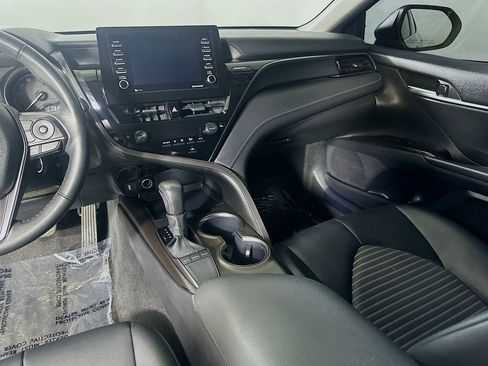 Used 2024 Toyota Camry SE image 19