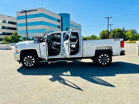 Used 2019 Chevrolet Silverado 2500 W/T w/ Snow Plow Prep Package image 47
