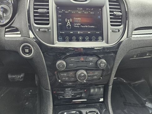 Used 2019 Chrysler 300 S image 13