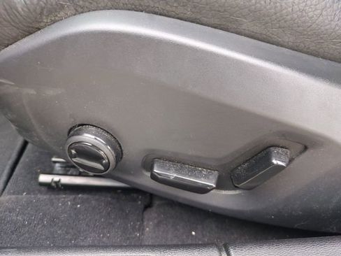 Certified 2025 Volvo S60 B5 Plus AWD/4WD image 14