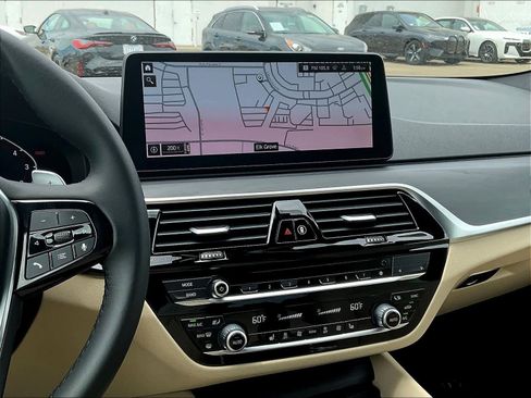 Used 2022 BMW 530e w/ Convenience Package RWD image 12