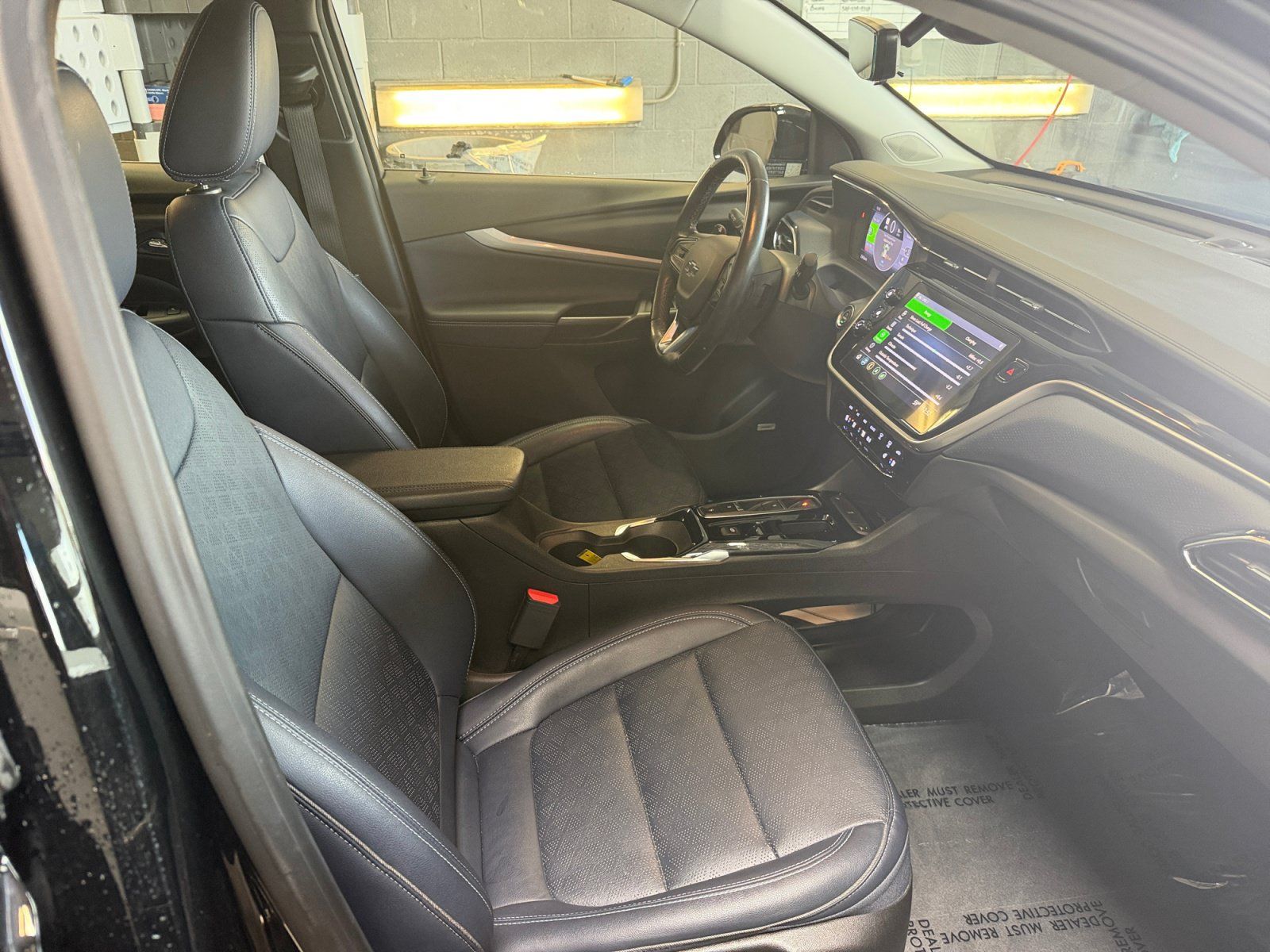 Used 2022 Chevrolet Bolt EUV Premier w/ Sun & Sound Package FWD image 16