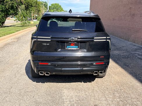 Used 2024 Chevrolet Traverse RS AWD/4WD image 4