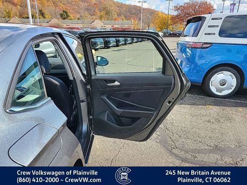 Certified 2022 Volkswagen Jetta SE image 48