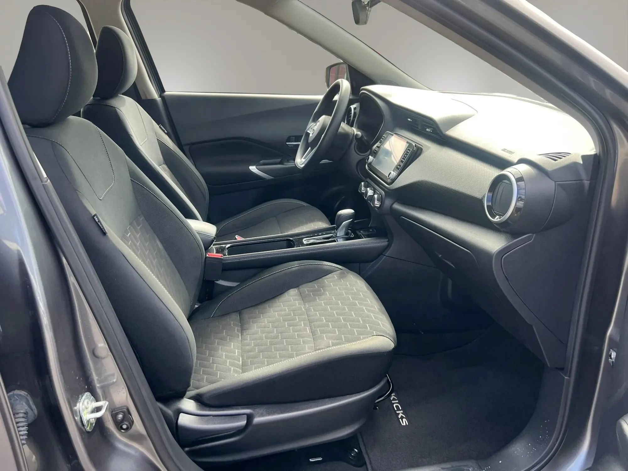 Used 2024 Nissan Kicks SV w/ Exterior Package FWD image 31
