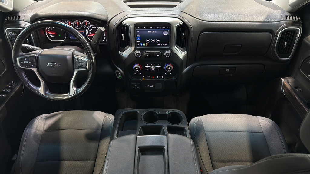 Used 2020 Chevrolet Silverado 1500 RST w/ True North Edition AWD/4WD image 17