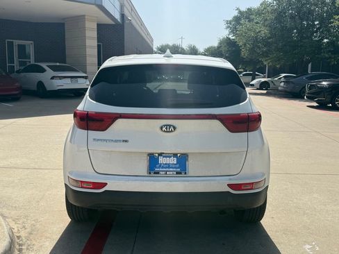Used 2019 Kia Sportage LX FWD image 4