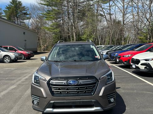 Used 2023 Subaru Forester Touring AWD/4WD image 2