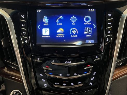 Used 2015 Cadillac Escalade Premium image 19