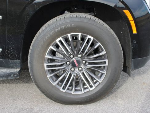 Used 2025 GMC Yukon XL Elevation image 41