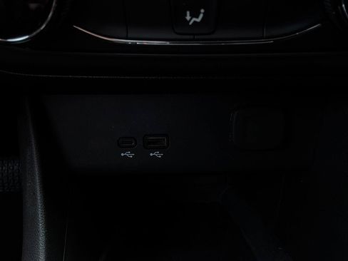 Used 2025 Buick Encore GX Preferred FWD image 24