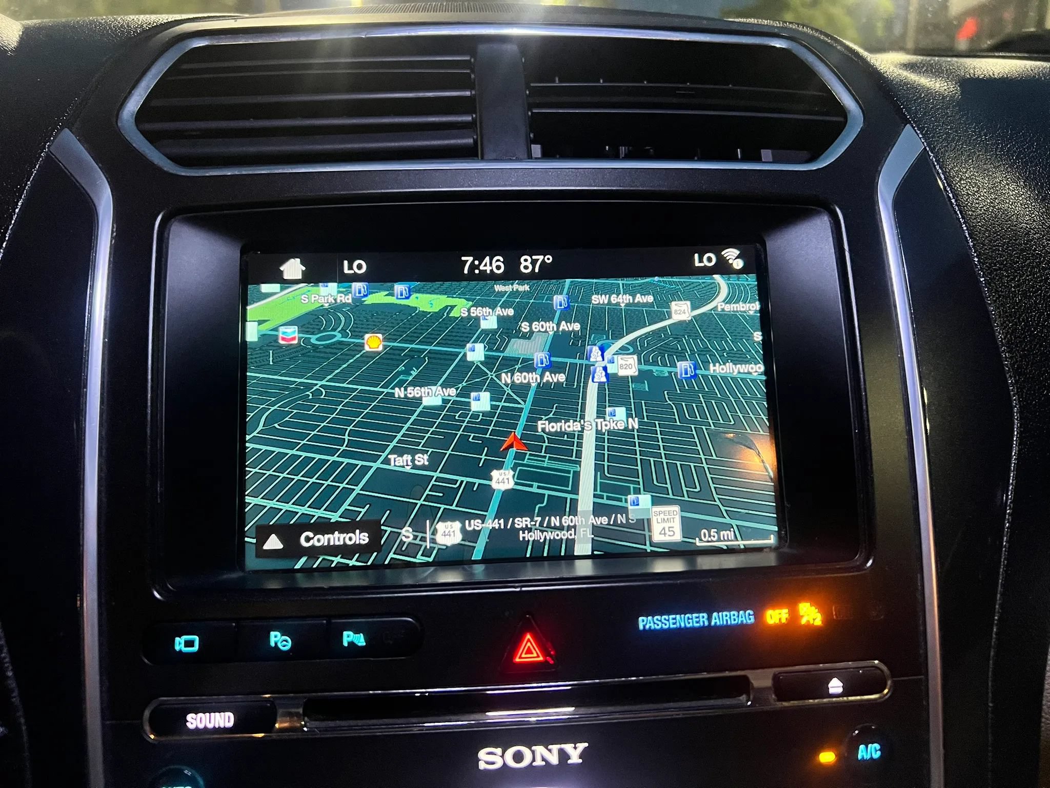 Used 2018 Ford Explorer Limited w/ Equipment Group 301A AWD/4WD image 15