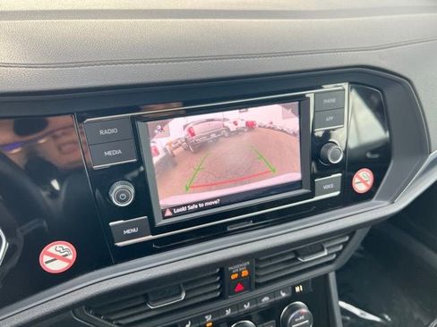 Used 2024 Volkswagen Jetta SE image 11