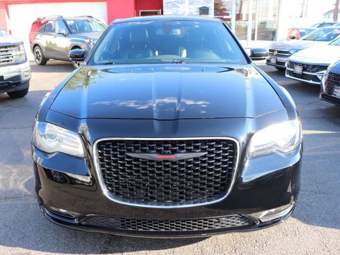 Used 2022 Chrysler 300 S w/ Comfort Group RWD image 8