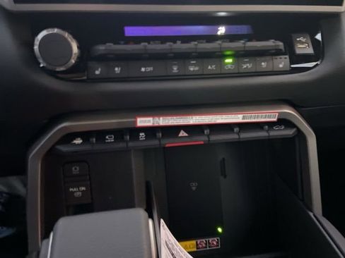 New 2026 Toyota Tundra Limited AWD/4WD image 21