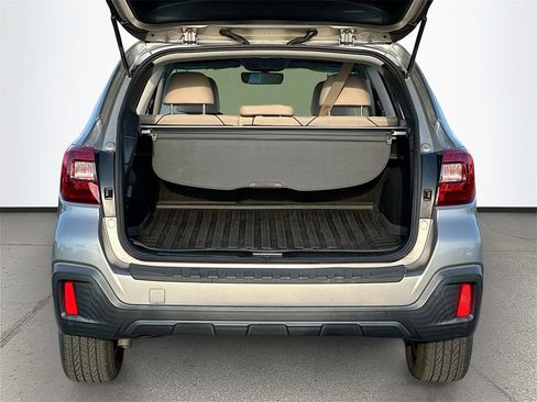 Used 2018 Subaru Outback 2.5i Premium image 23
