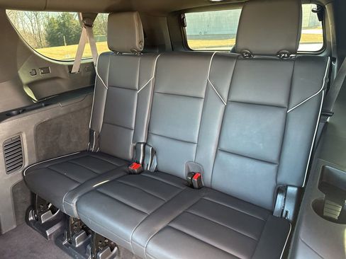 Used 2022 Cadillac Escalade ESV Sport w/ Touring Package image 38