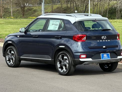 Used 2026 Hyundai Venue SEL FWD image 5