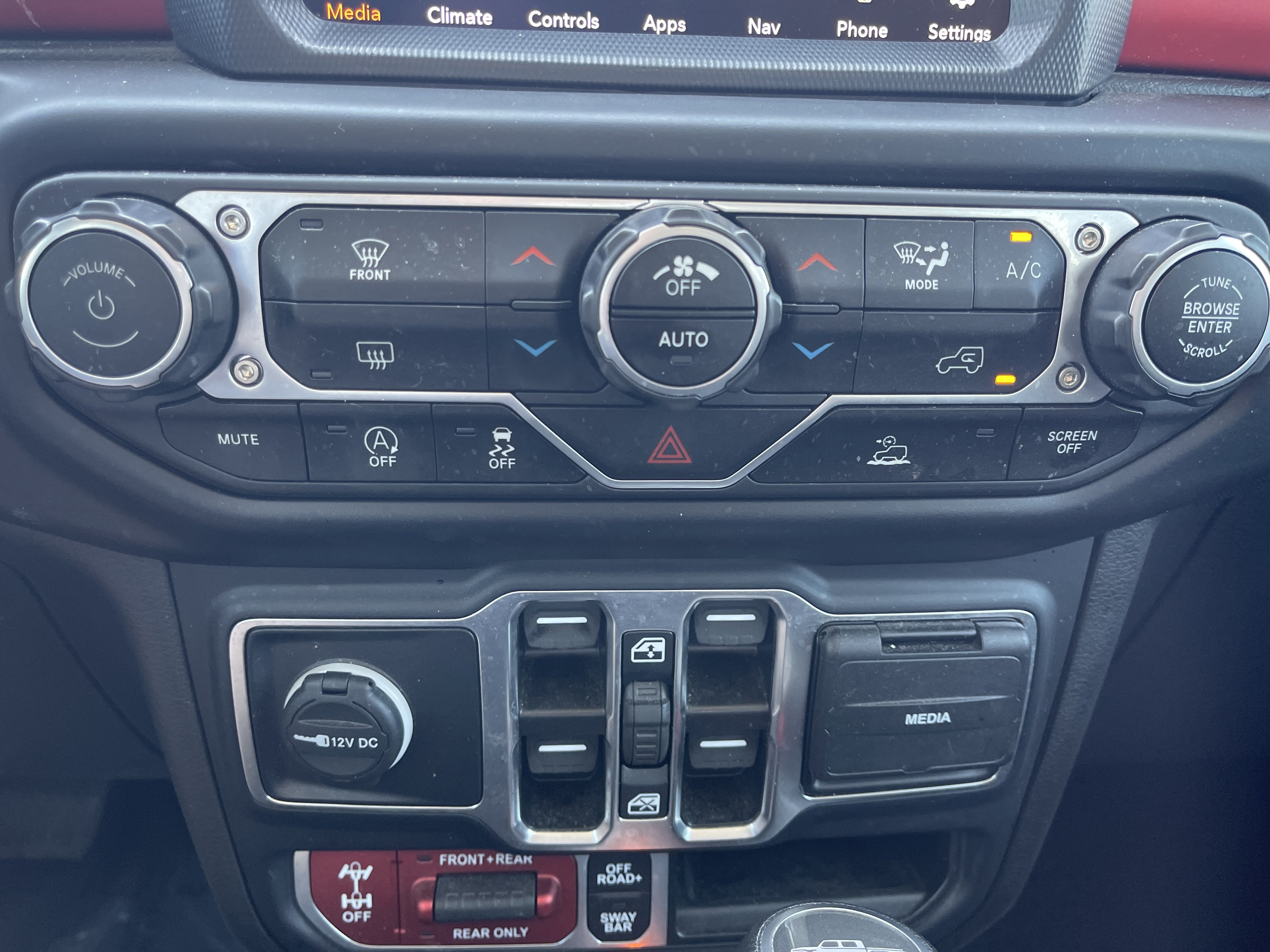 Used 2023 Jeep Gladiator Rubicon w/ LED Lighting Group AWD/4WD image 27