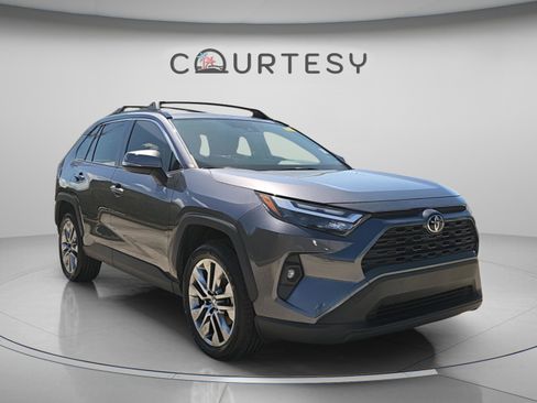 Used 2023 Toyota RAV4 XLE Premium FWD image 8