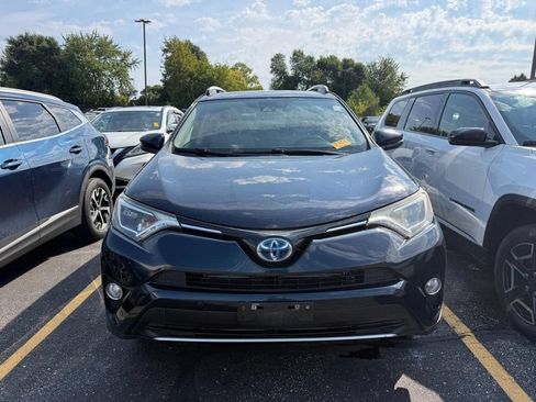 Used 2017 Toyota RAV4 XLE w/ Convenience Package AWD/4WD image 2