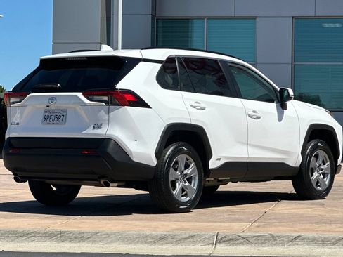 Certified 2025 Toyota RAV4 XLE AWD/4WD image 4