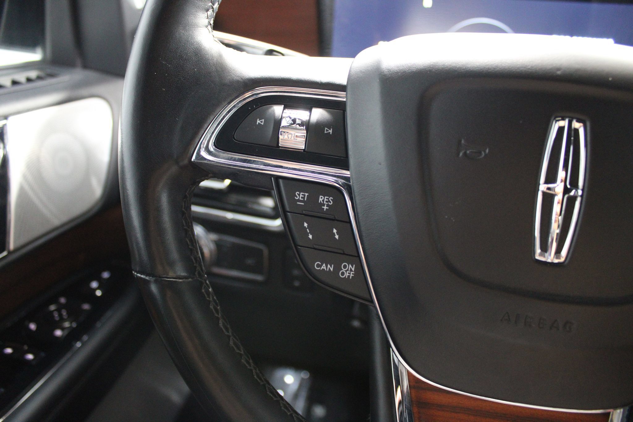 Used 2019 Lincoln Navigator Reserve AWD/4WD image 45