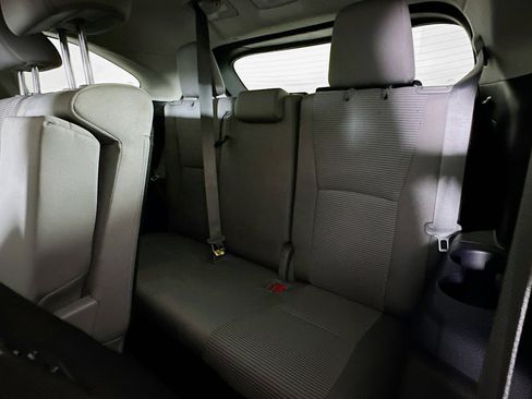 Used 2023 Toyota Highlander LE image 29