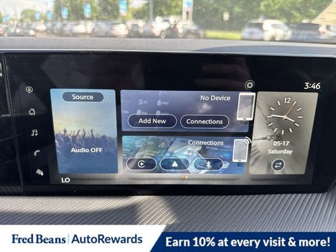 New 2025 Nissan Kicks SR image 14