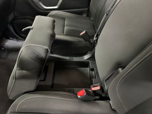 Used 2017 Nissan Titan SV image 25