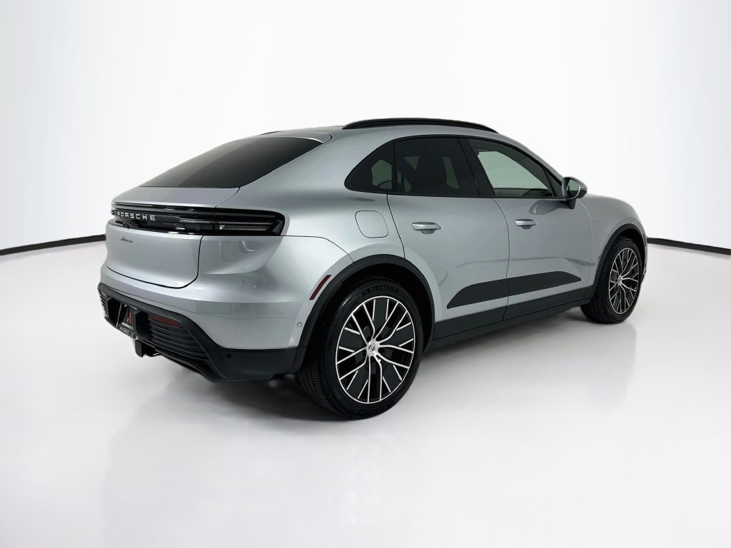 Certified 2025 Porsche Macan Electric RWD image 7