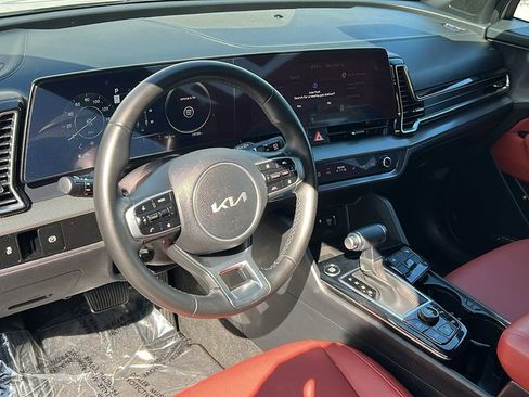 Used 2025 Kia Sportage SX image 14