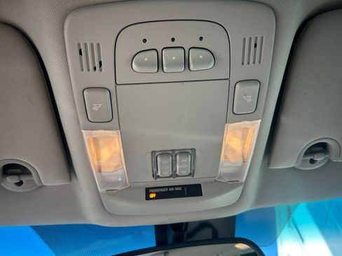 Used 2009 Buick Lucerne CXL w/ Driver Confidence Package image 27