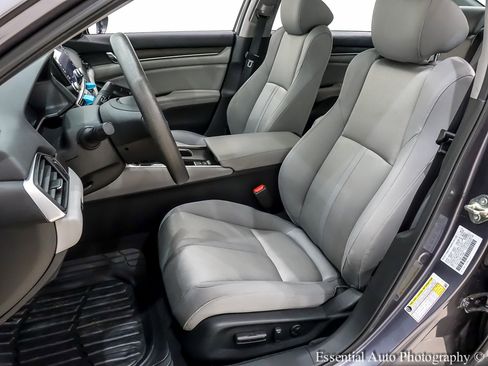 Used 2019 Honda Accord EX image 13