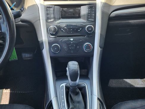 Used 2014 Ford Fusion SE w/ Equipment Group 201A image 11