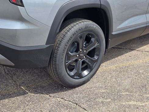New 2026 Chevrolet Equinox LT w/ Convenience Package II FWD image 9