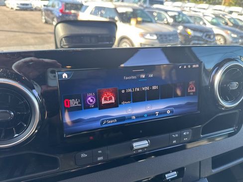 Used 2025 Mercedes-Benz Sprinter 2500 image 17