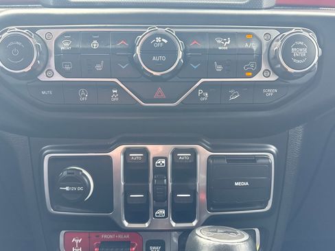 Used 2019 Jeep Wrangler Unlimited Rubicon AWD/4WD image 19