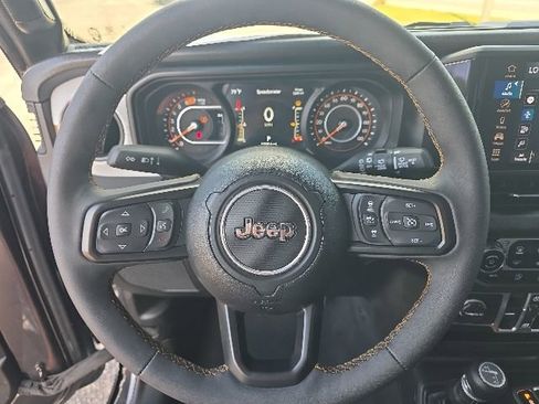 Used 2024 Jeep Wrangler Unlimited Sport AWD/4WD image 12