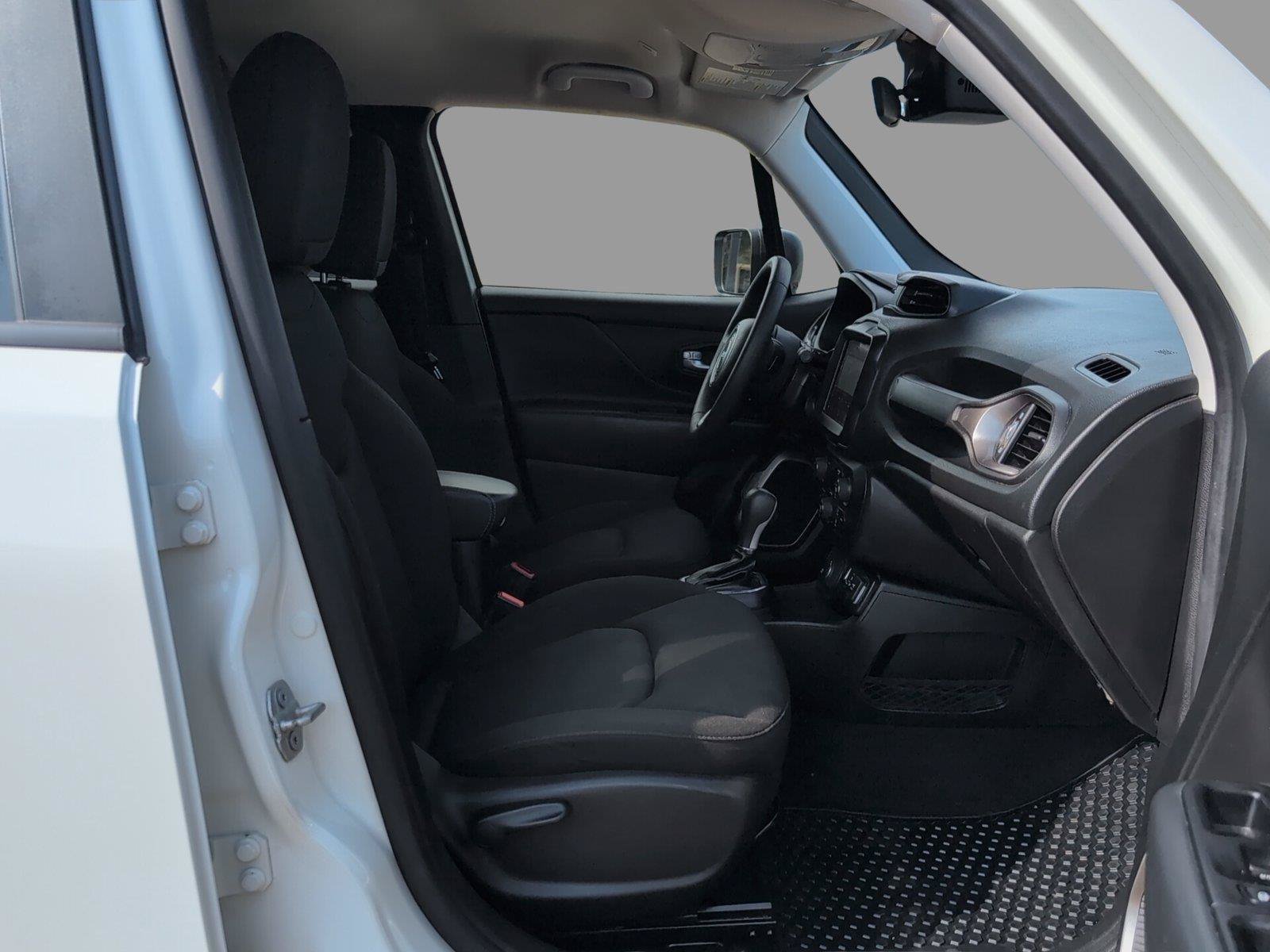 Used 2023 Jeep Renegade Latitude AWD/4WD image 17